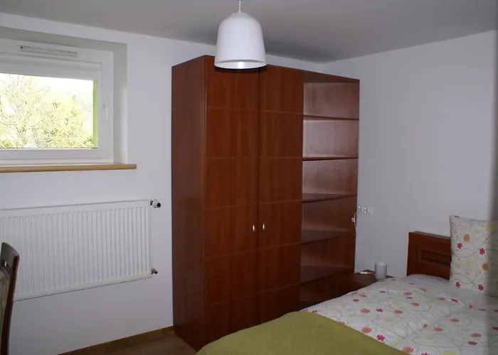 Проживание в семье Moja Gawra *