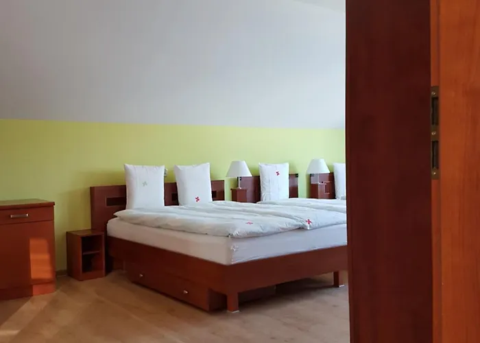 Проживание в семье Moja Gawra